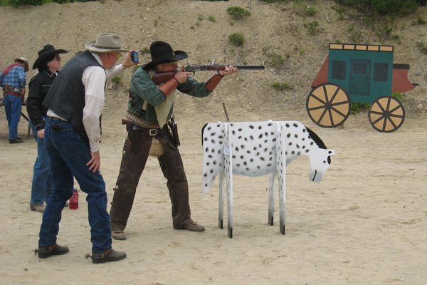 Smilin Peter shooting rifle ...